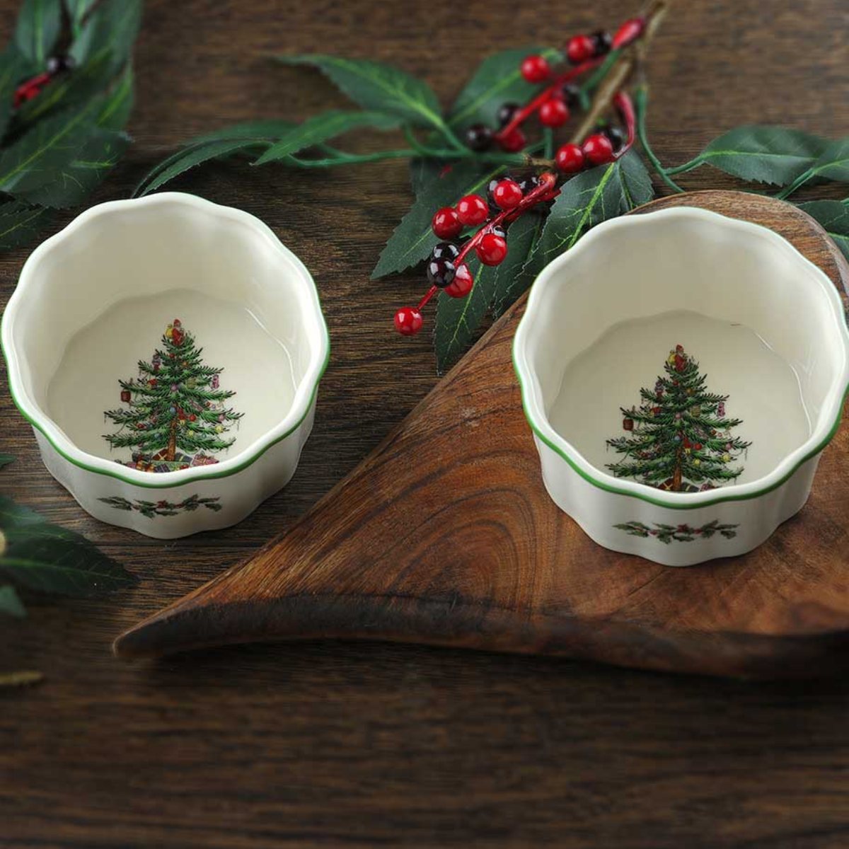 Christmas Tree Round Scalloped Ramekins Set of 2 image number null